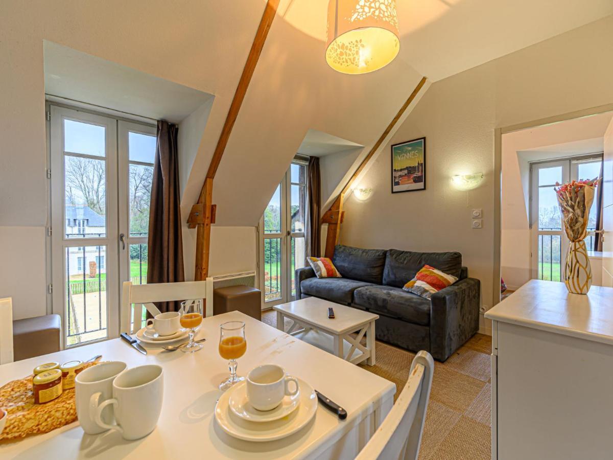 Apartment Chateau De Kergonano-16 By Interhome Баден Екстериор снимка